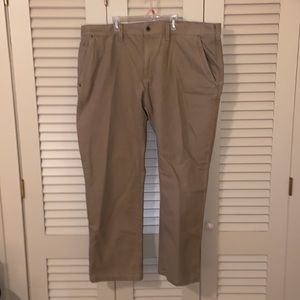 Men’s 42x30 Eddie Bauer khaki pants in a medium tan / brown